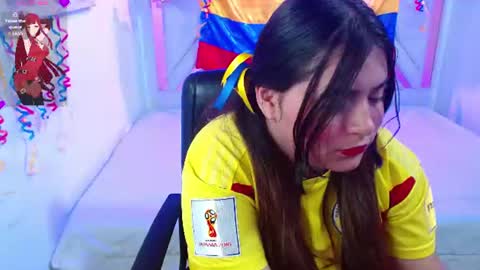 laura  online show from June 12, 8:28 pm