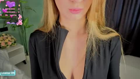 Laura online show from March 30, 5:18 am