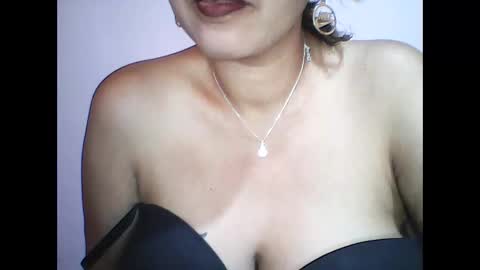 layanah12 online show from December 30, 6:27 pm