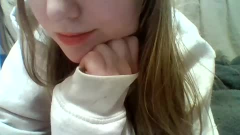 layannalea online show from February 21, 4:40 am