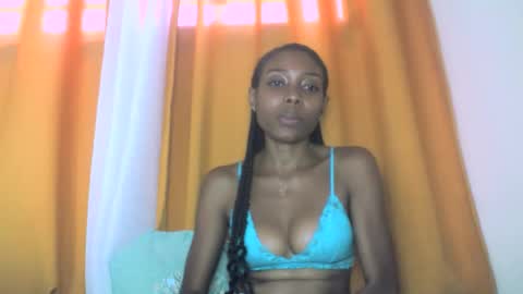 layannek online show from November 13, 10:47 am