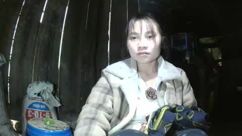 layla_999 online show from March 8, 2:37 am