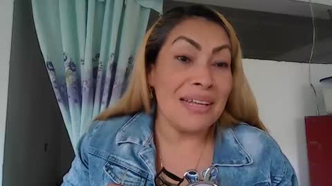 layla_astrum online show from November 6, 7:09 pm
