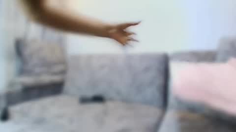 Layla online show from April 7, 4:58 am