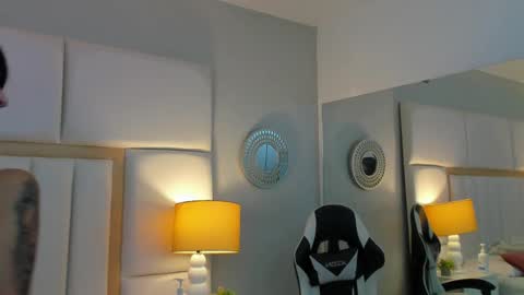 Lau online show from March 3, 7:09 pm