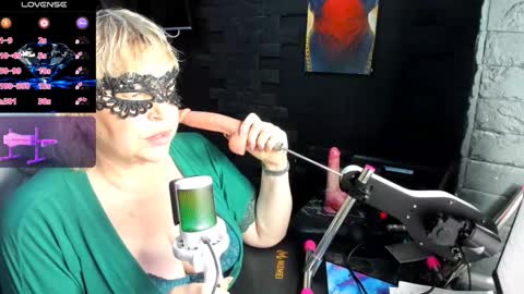 laylalaylamilf online show from November 23, 11:12 am