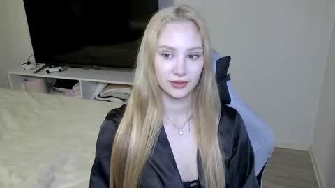 LaylaPretty001 online show from March 27, 5:20 am