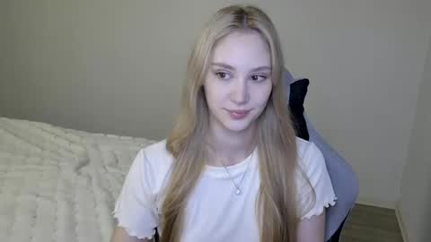 Snapshot of laylapretty001 chatting on October 27, 4:52 am LaylaPretty001 online show from October 27, 4:52 am