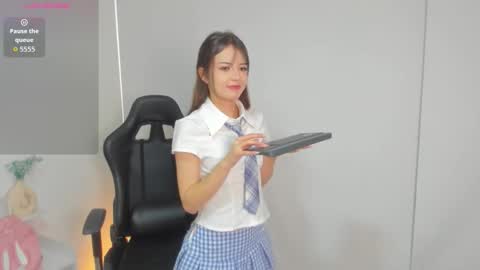 LAYLA online show from November 13, 9:58 pm