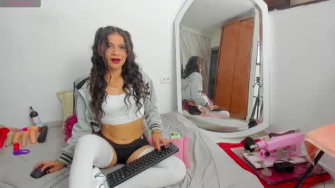 Layqueen online show from February 12, 12:27 am