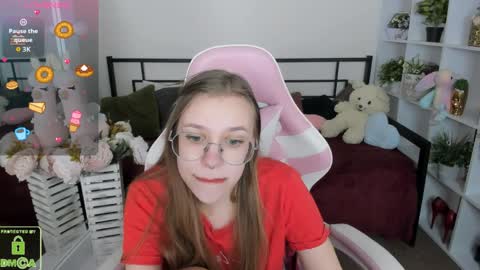 layriantavee online show from April 8, 6:37 am