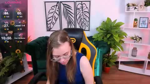 layriantavee online show from March 7, 7:30 am