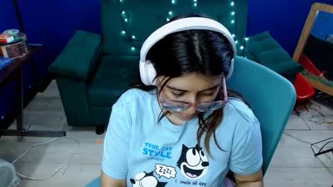 lcherryblossoml online show from October 20, 2:47 am