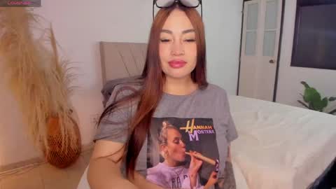 Leah online show from June 4, 1:00 am