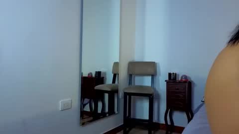 ---Leah-- online show from December 4, 11:49 pm