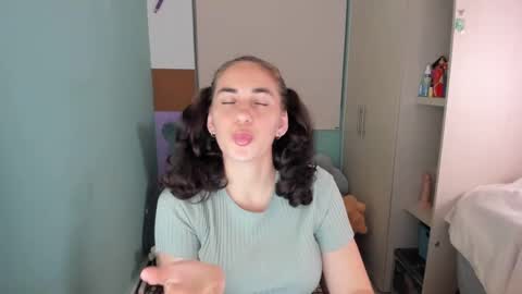 Laura online show from January 18, 12:35 am