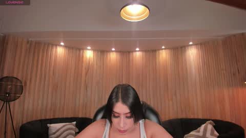 leahlombardi_ online show from January 12, 5:07 pm