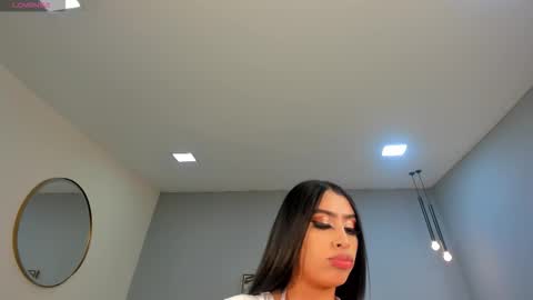 leahlombardi_ online show from October 19, 3:08 am