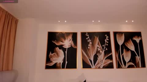 leahnovac online show from September 22, 11:19 am