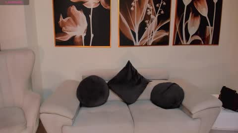 leahnovac online show from September 24, 11:31 am