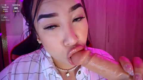 leah online show from December 3, 12:07 pm