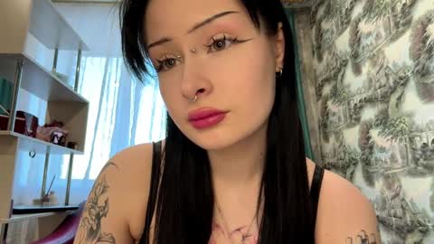 Kiki online show from March 29, 3:11 pm