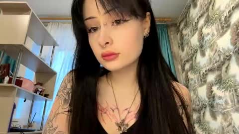 Kiki online show from April 10, 3:18 pm