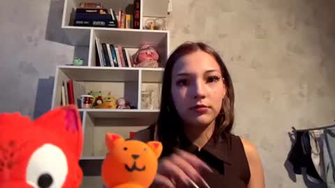 Lola online show from June 15, 5:24 pm