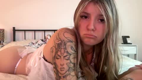 leeannerose online show from June 2, 11:17 pm