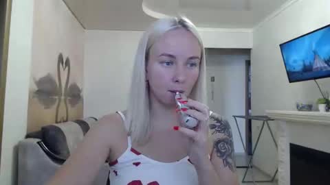 Snapshot of leggywily25 chatting on September 12, 9:29 am leggywily25 online show from September 12, 9:29 am