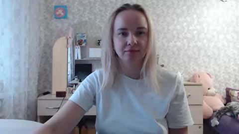 Snapshot of leggywily25 chatting on October 21, 10:30 am leggywily25 online show from October 21, 10:30 am