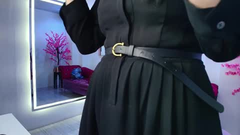 Snapshot of leia_queens chatting on October 9, 6:12 pm Leia. online show from October 9, 6:12 pm