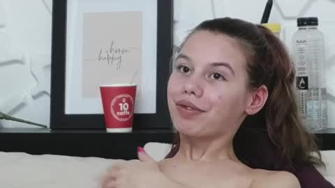 leiahux online show from June 5, 4:38 am