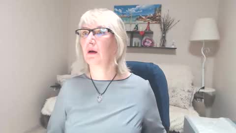 Leila Kinky online show from June 5, 6:52 am
