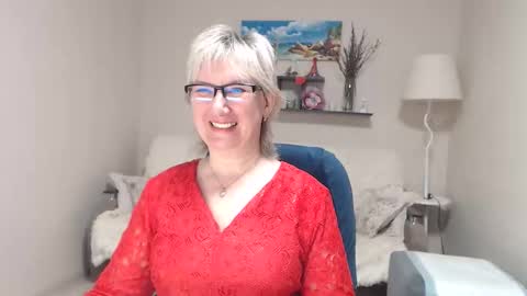 Leila Kinky online show from April 4, 5:28 am