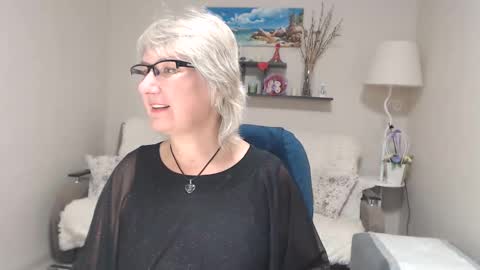 Leila Kinky online show from October 4, 5:35 am