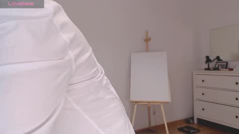 Lela online show from June 7, 10:38 pm