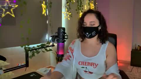 Lemi online show from December 19, 2:42 pm