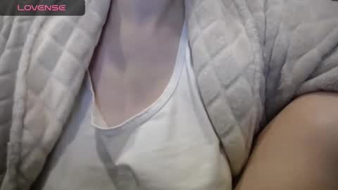 lenagolden online show from December 14, 7:51 am