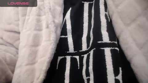 lenagolden online show from January 3, 1:36 pm