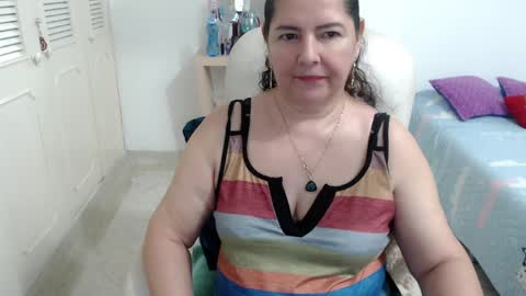 leonela   online show from April 6, 4:46 am