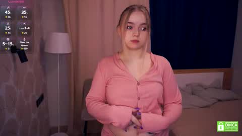 Snapshot of leotafredericks chatting on October 21, 5:11 am Hello everyone Im Lora Its my first day Were going to have fun together online show from October 21, 5:11 am