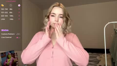 Hello everyone Im Lora Its my first day Were going to have fun together online show from March 1, 6:02 am