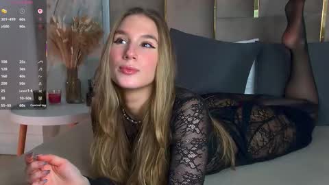 Leslie online show from November 21, 6:04 am