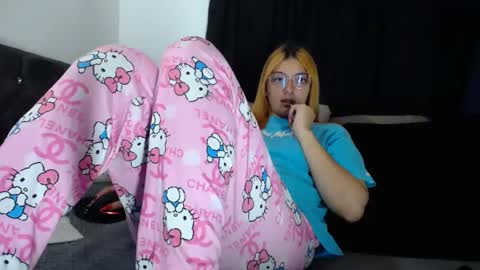 lessliee online show from March 3, 2:22 am