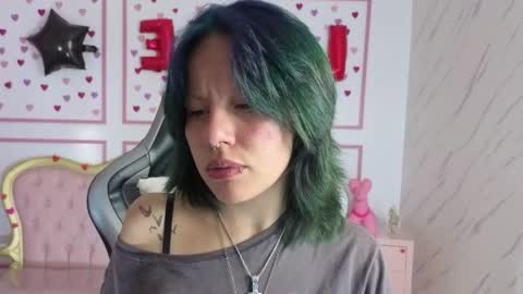 lewii_t online show from April 14, 2:33 am