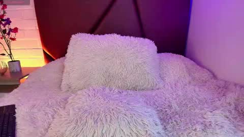 Lexi Howard  online show from March 26, 6:48 am