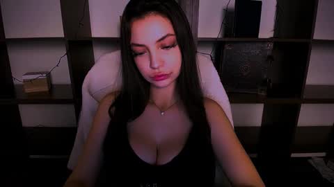 Alexia online show from January 3, 1:58 pm