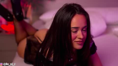 Lexi Reed online show from October 28, 3:40 pm