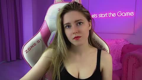 Lexi online show from May 8, 6:49 am